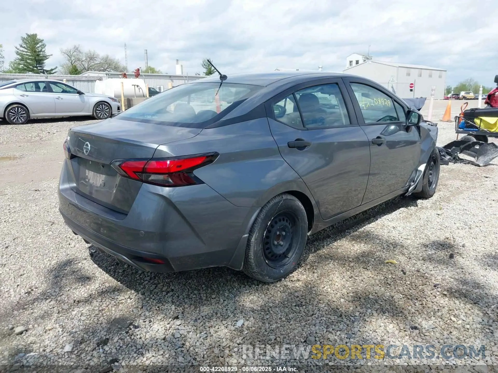 4 Фотография поврежденного автомобиля 3N1CN8DV5ML897136 NISSAN VERSA 2021
