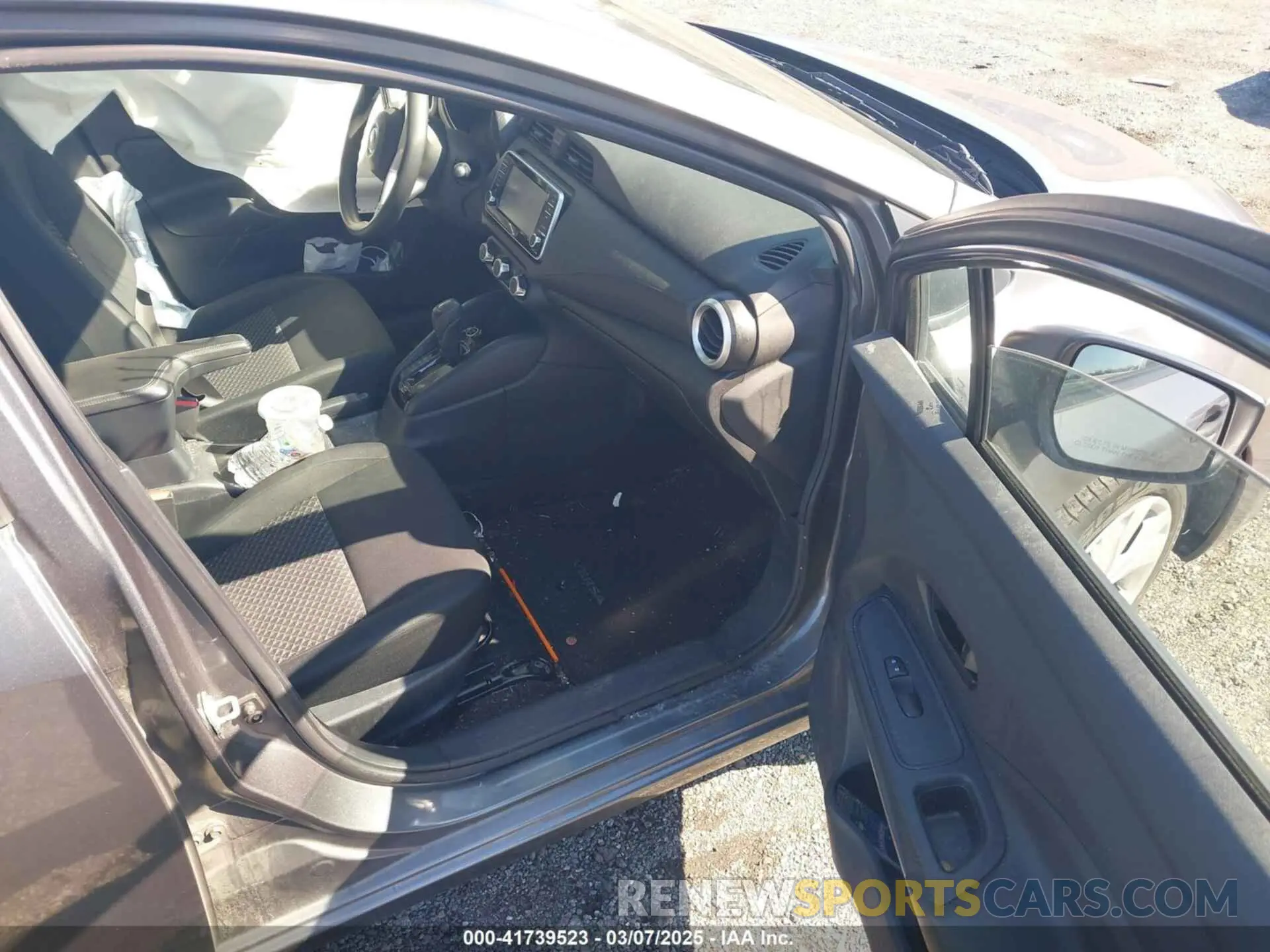 5 Photograph of a damaged car 3N1CN8DV6ML812448 NISSAN VERSA 2021
