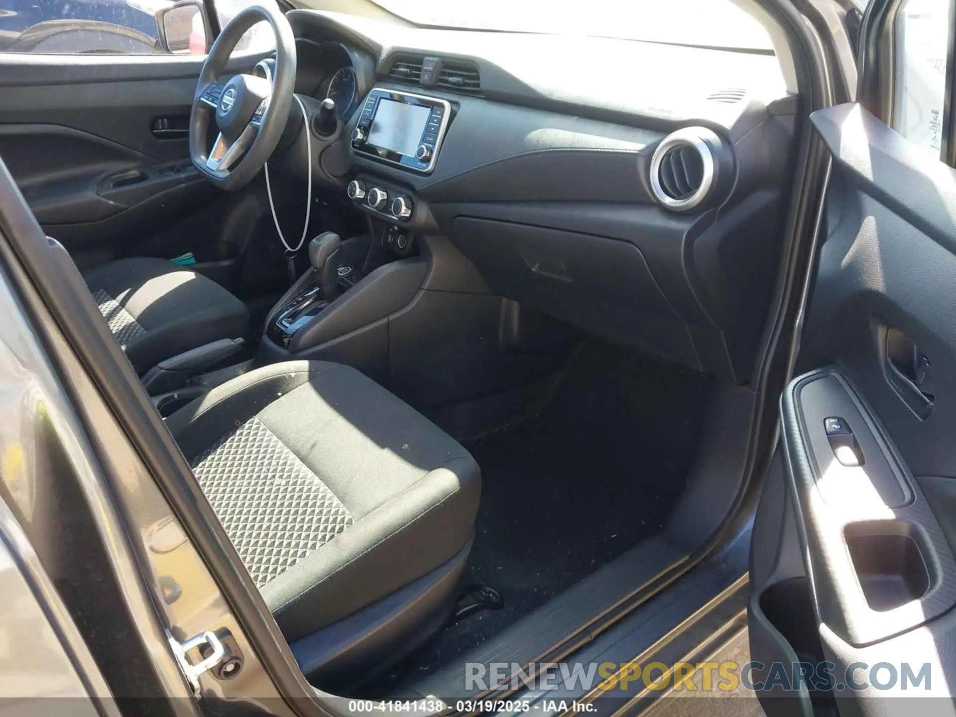 5 Photograph of a damaged car 3N1CN8DV7ML813348 NISSAN VERSA 2021