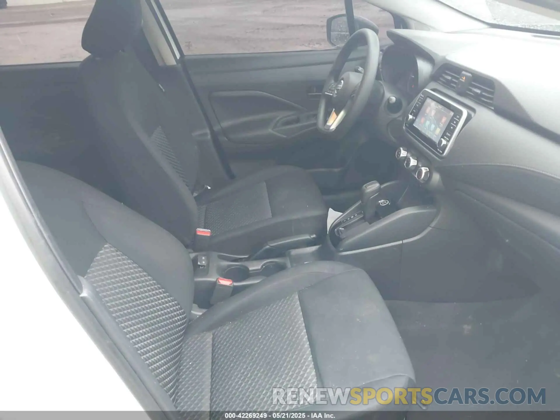 5 Photograph of a damaged car 3N1CN8DV7ML815228 NISSAN VERSA 2021