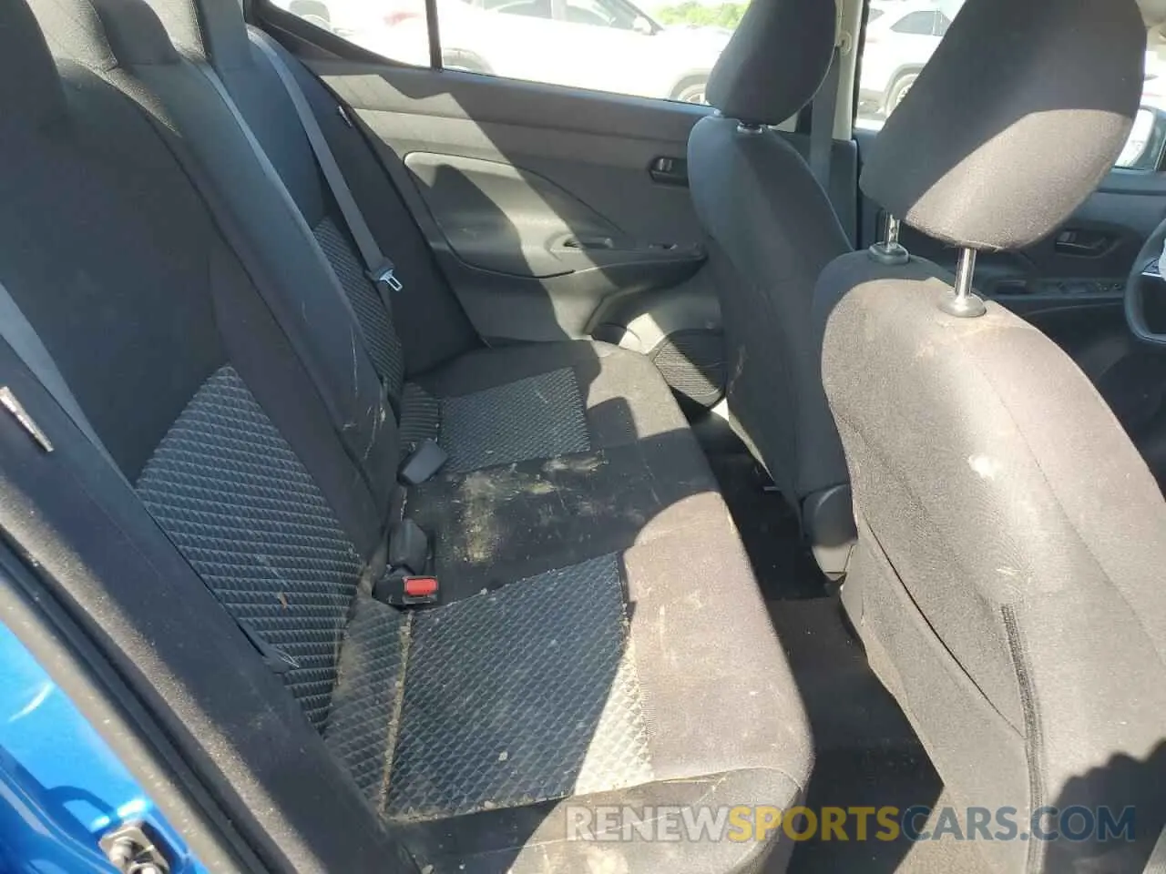 10 Photograph of a damaged car 3N1CN8DV9ML921308 NISSAN VERSA 2021