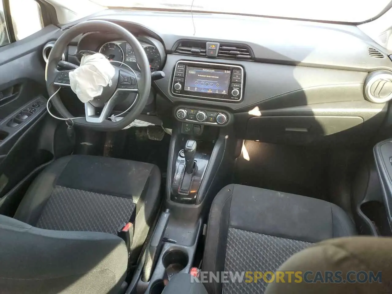 8 Photograph of a damaged car 3N1CN8DVXML895883 NISSAN VERSA 2021