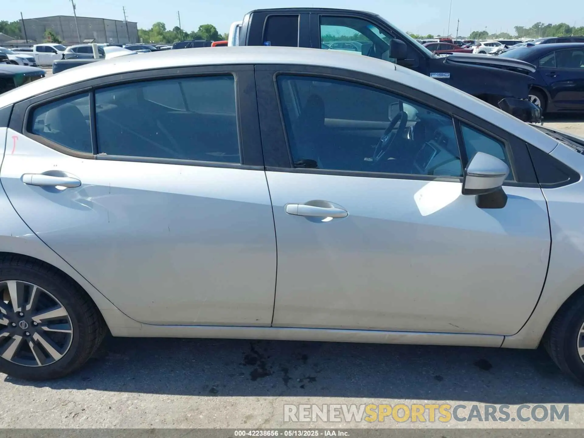 13 Photograph of a damaged car 3N1CN8EV0ML823119 NISSAN VERSA 2021