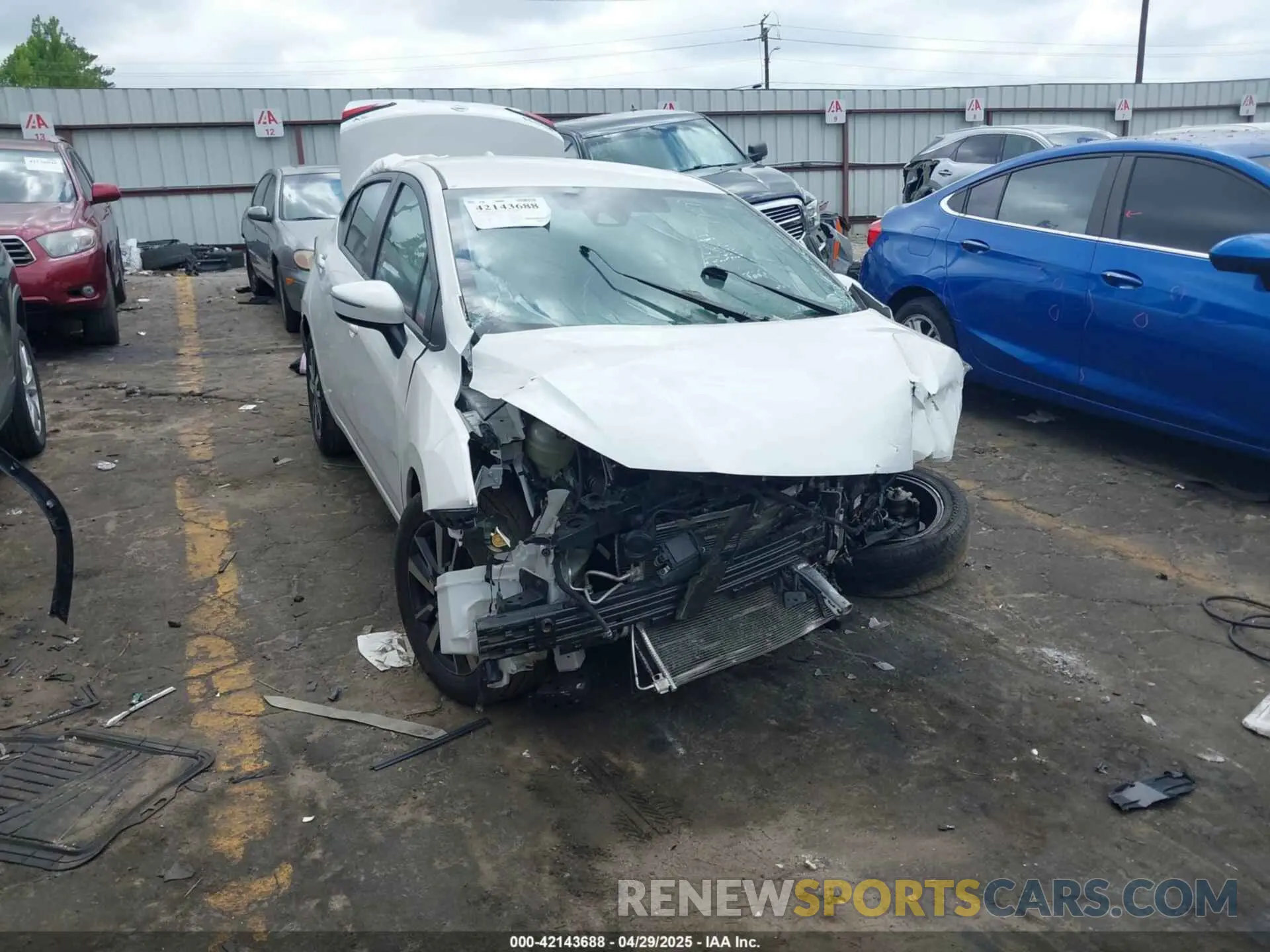 1 Photograph of a damaged car 3N1CN8EV0ML824805 NISSAN VERSA 2021