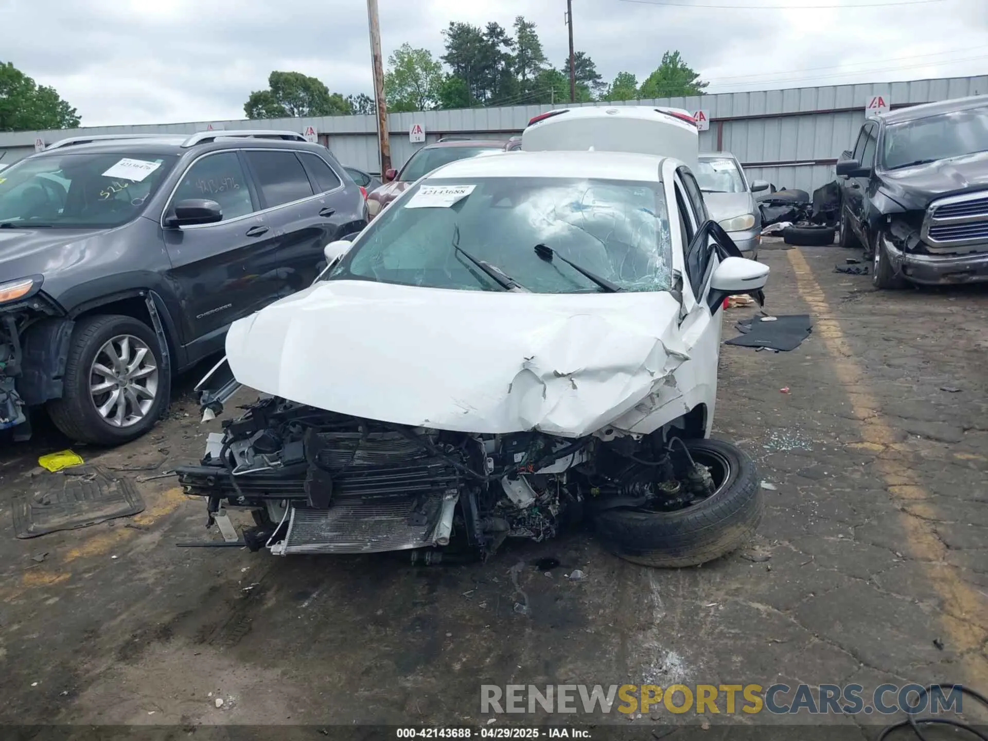 11 Photograph of a damaged car 3N1CN8EV0ML824805 NISSAN VERSA 2021