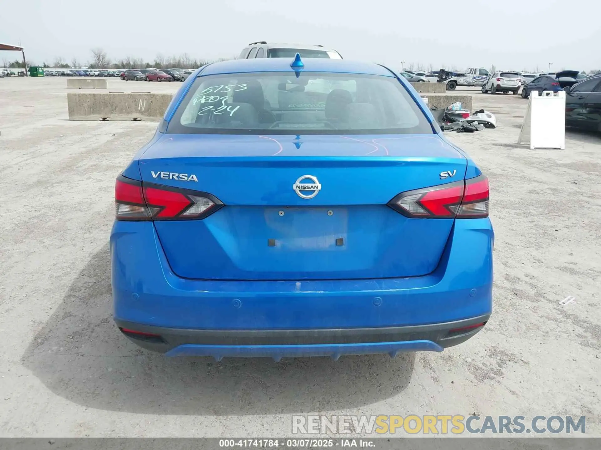 17 Photograph of a damaged car 3N1CN8EV0ML872935 NISSAN VERSA 2021