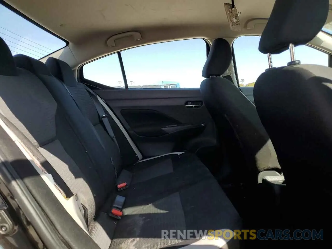 10 Photograph of a damaged car 3N1CN8EV0ML875320 NISSAN VERSA 2021