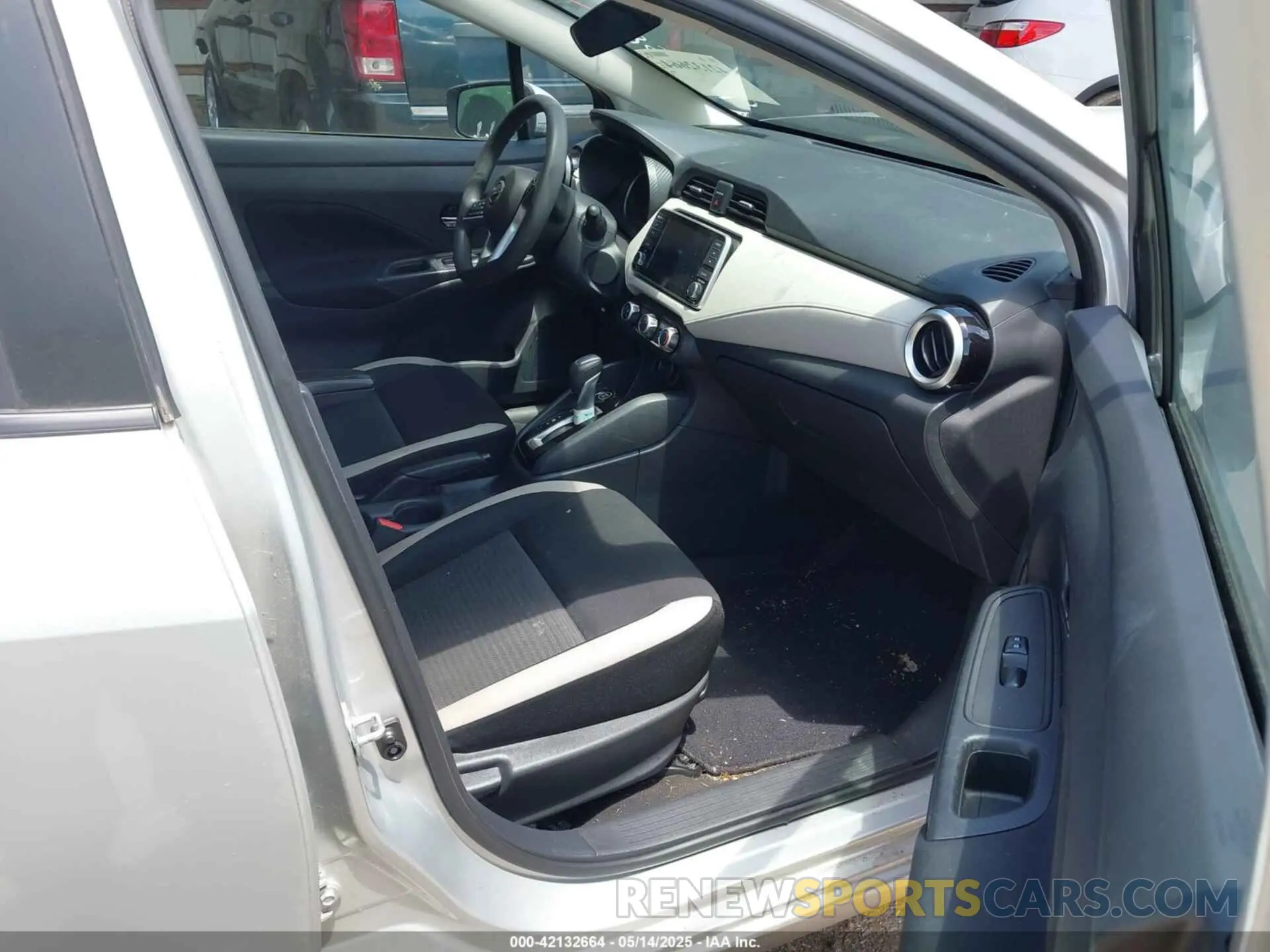 5 Photograph of a damaged car 3N1CN8EV0ML924581 NISSAN VERSA 2021