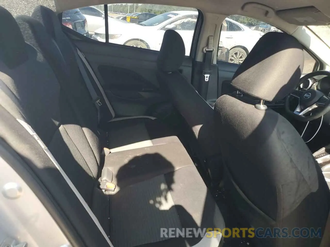 11 Фотография поврежденного автомобиля 3N1CN8EV1ML868652 NISSAN VERSA 2021