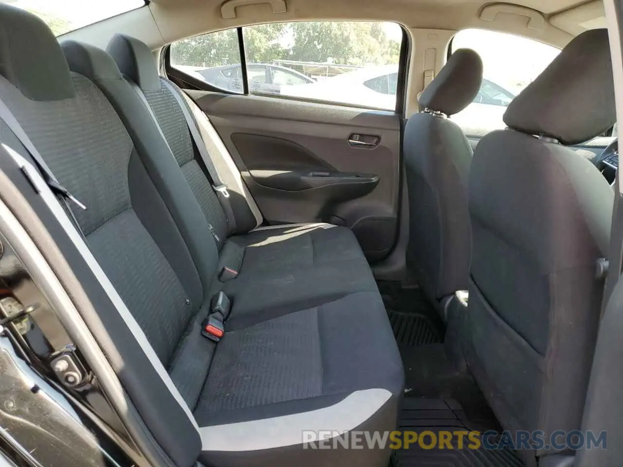 10 Photograph of a damaged car 3N1CN8EV2ML873486 NISSAN VERSA 2021