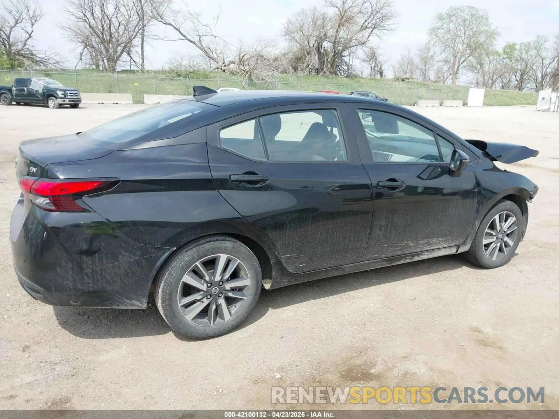 14 Photograph of a damaged car 3N1CN8EV3ML851240 NISSAN VERSA 2021