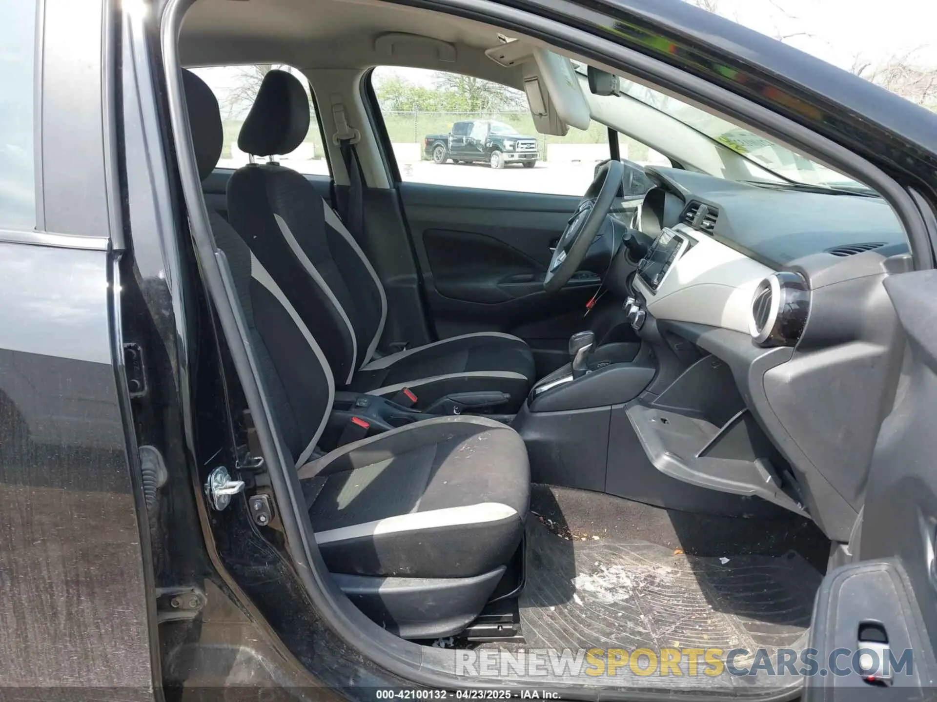 5 Photograph of a damaged car 3N1CN8EV3ML851240 NISSAN VERSA 2021