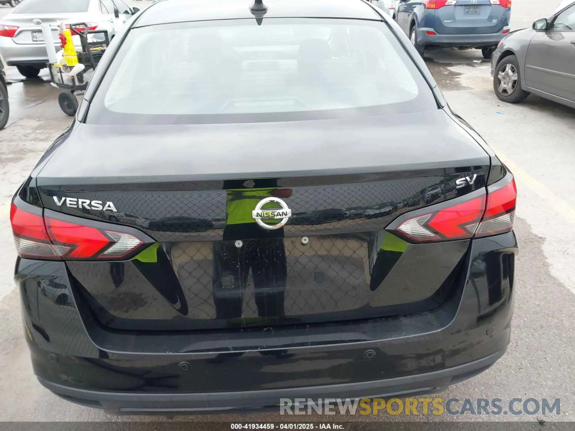 17 Photograph of a damaged car 3N1CN8EV3ML851349 NISSAN VERSA 2021