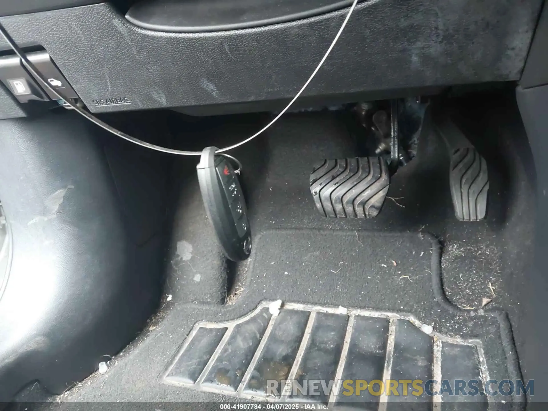 11 Photograph of a damaged car 3N1CN8EV3ML855885 NISSAN VERSA 2021