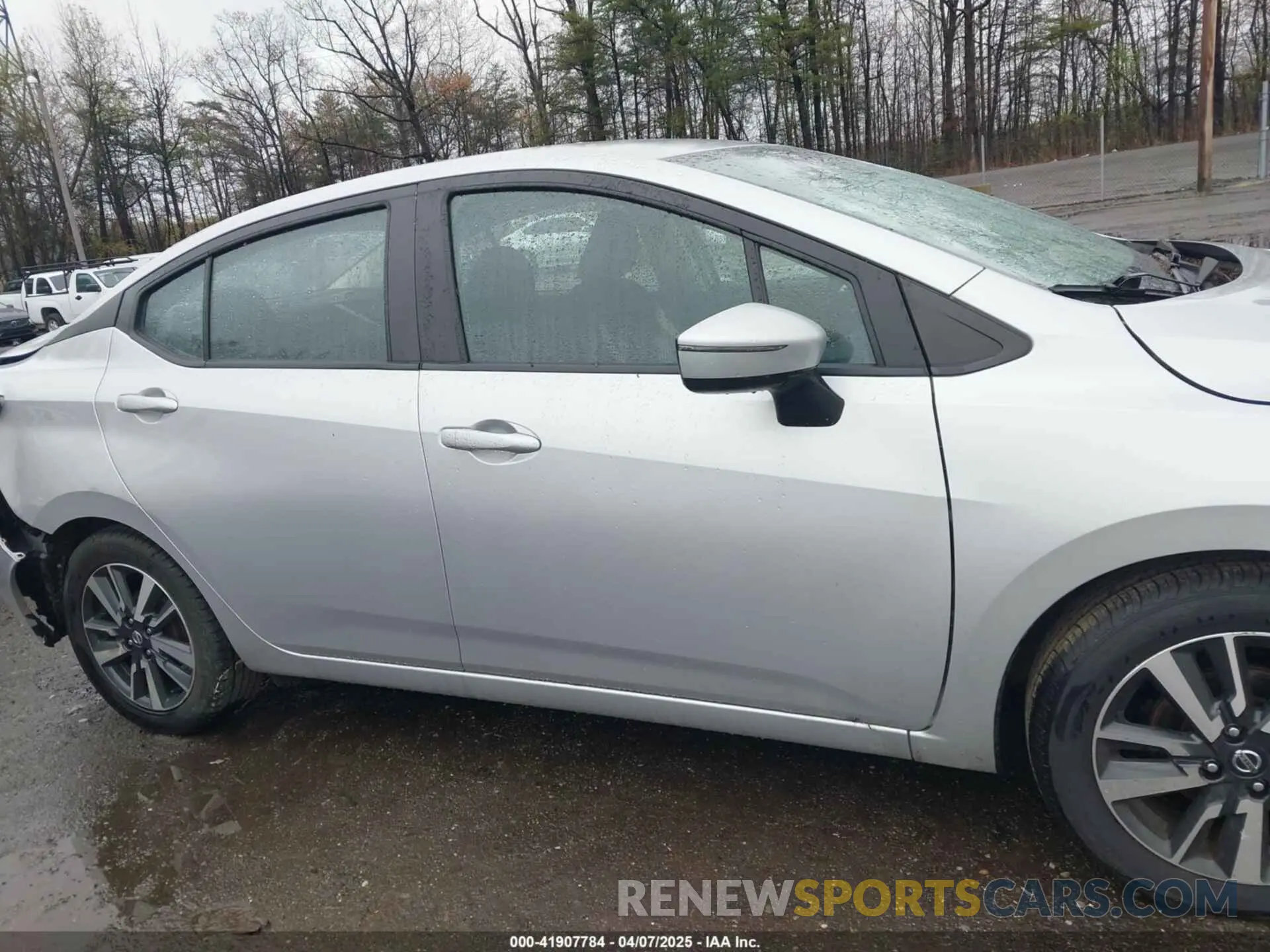 13 Photograph of a damaged car 3N1CN8EV3ML855885 NISSAN VERSA 2021