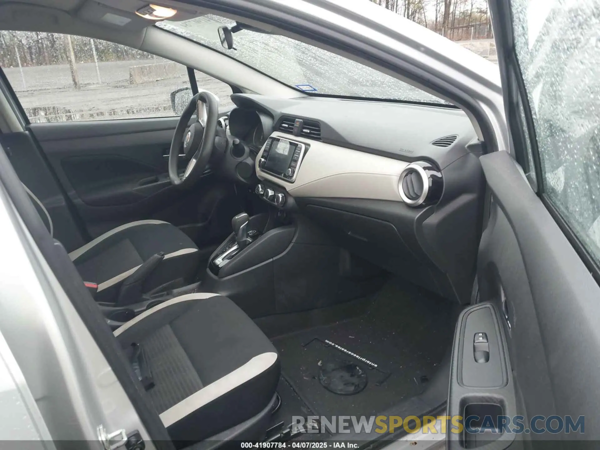 5 Photograph of a damaged car 3N1CN8EV3ML855885 NISSAN VERSA 2021