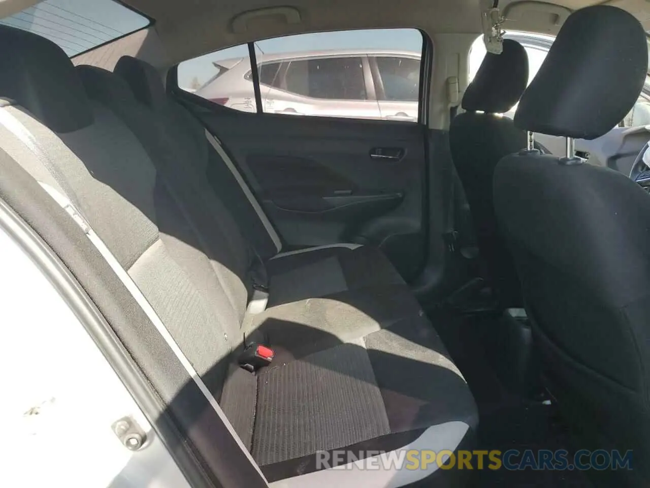 10 Photograph of a damaged car 3N1CN8EV3ML865395 NISSAN VERSA 2021