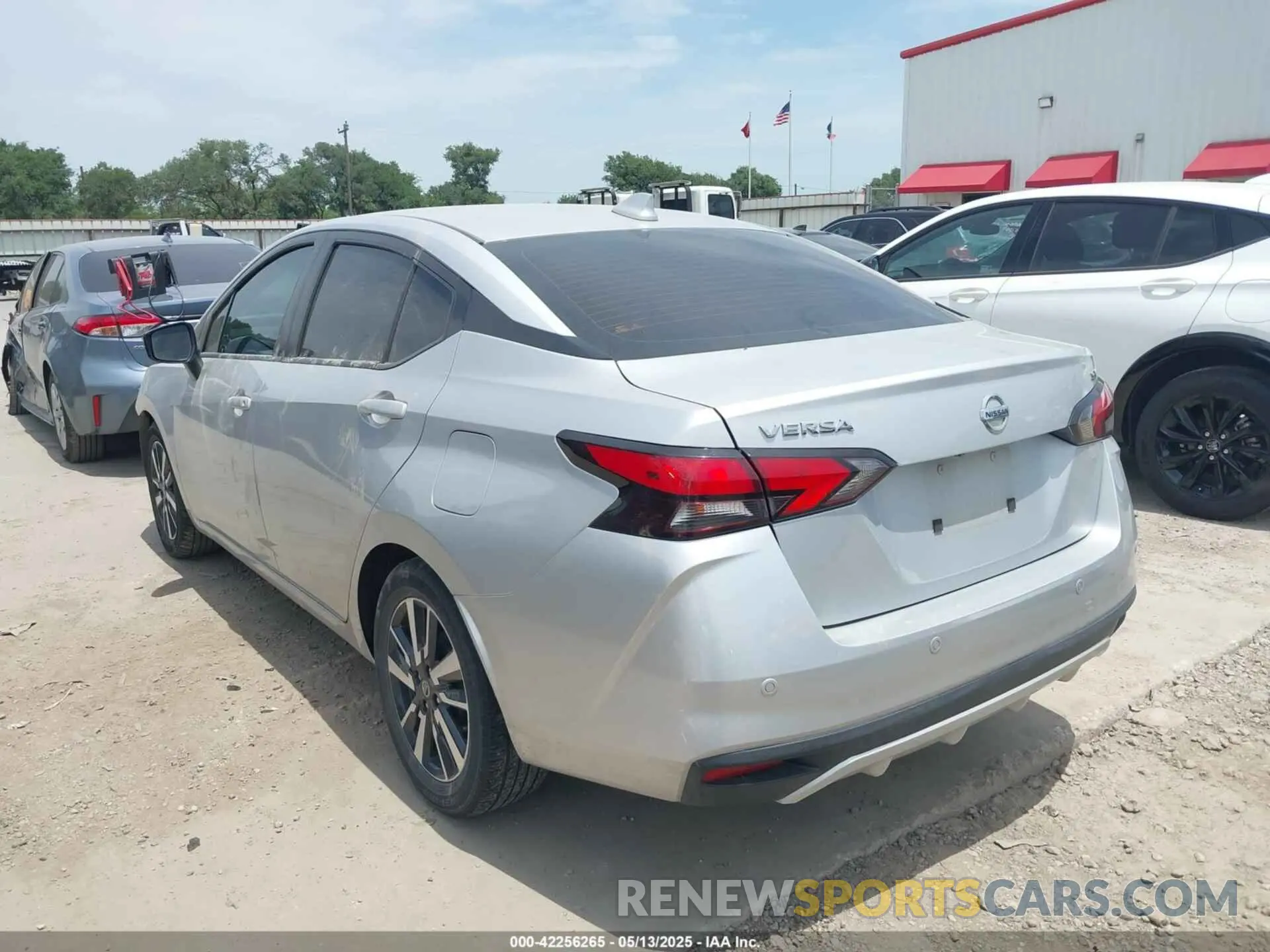 3 Фотография поврежденного автомобиля 3N1CN8EV4ML815301 NISSAN VERSA 2021