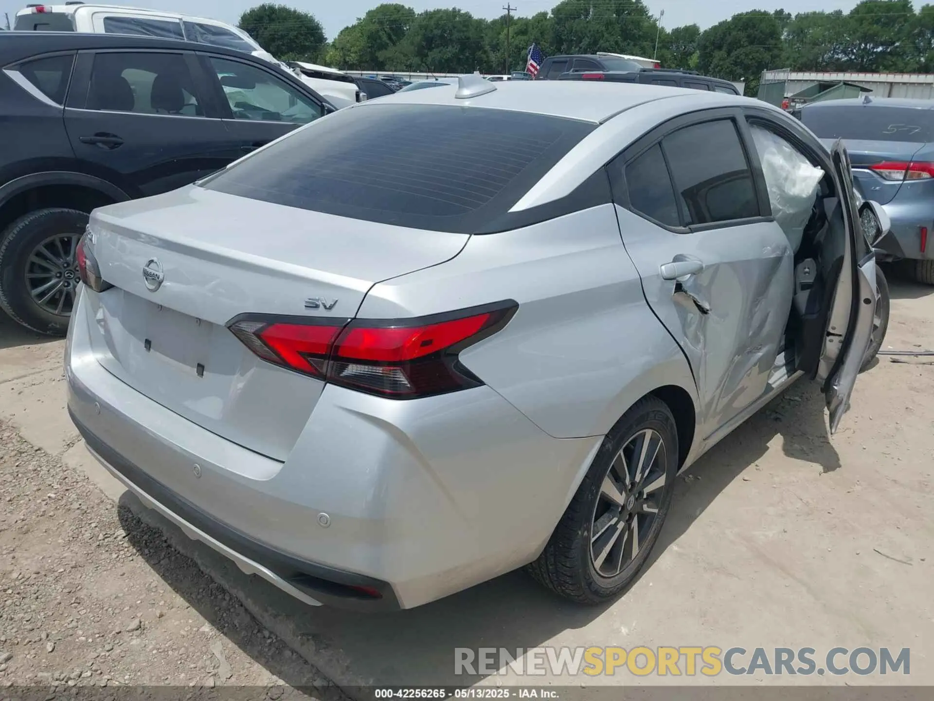 4 Фотография поврежденного автомобиля 3N1CN8EV4ML815301 NISSAN VERSA 2021