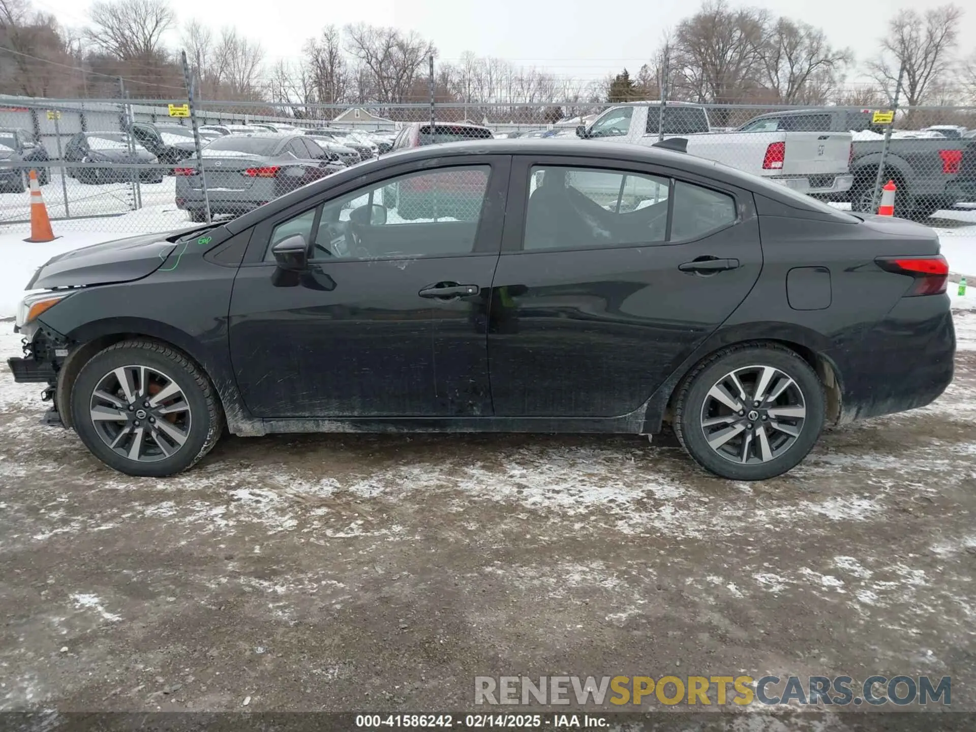 14 Photograph of a damaged car 3N1CN8EV4ML821650 NISSAN VERSA 2021
