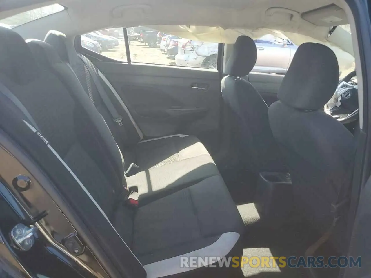 11 Фотография поврежденного автомобиля 3N1CN8EV4ML868192 NISSAN VERSA 2021