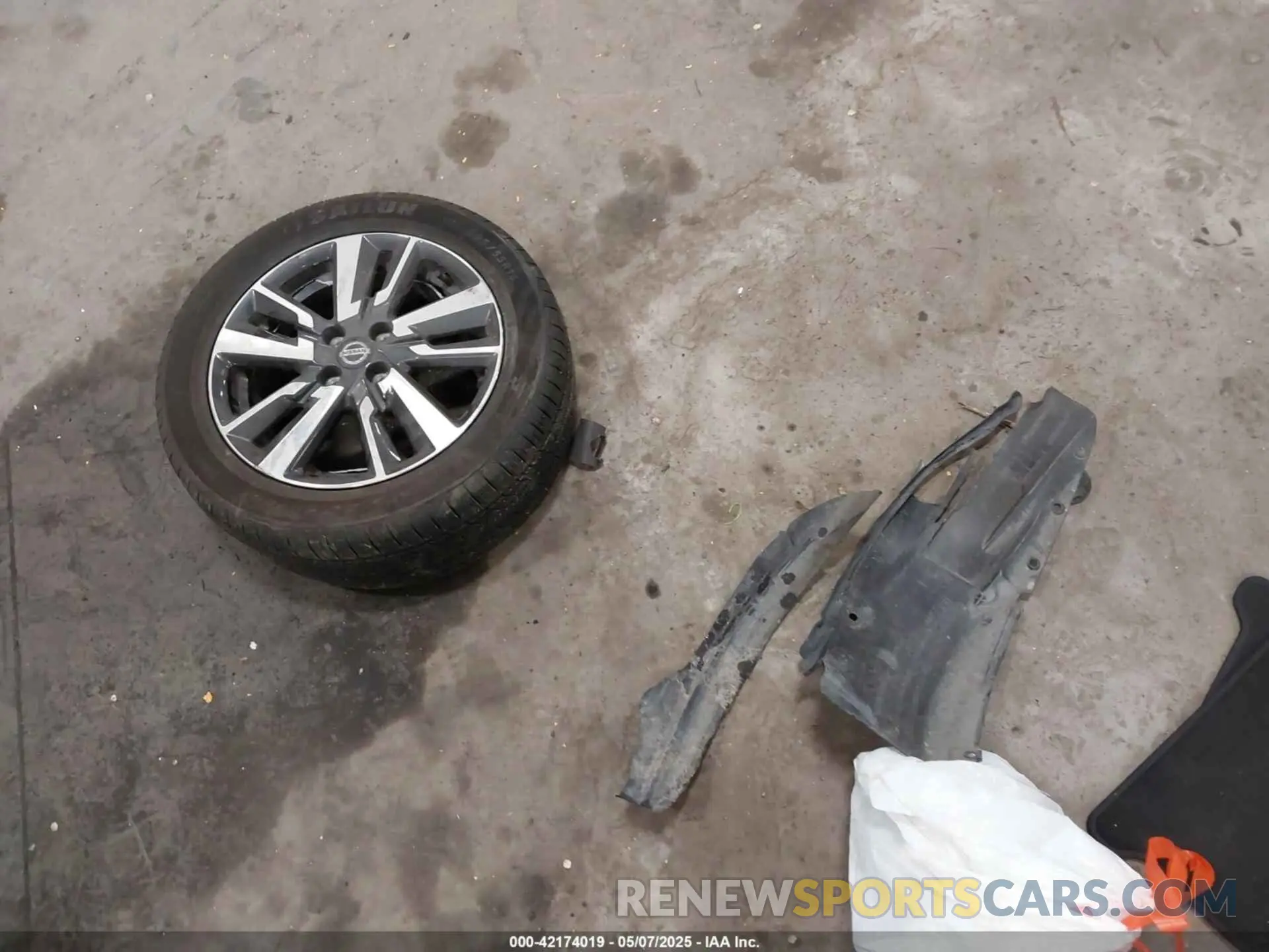 12 Photograph of a damaged car 3N1CN8EV5ML821740 NISSAN VERSA 2021