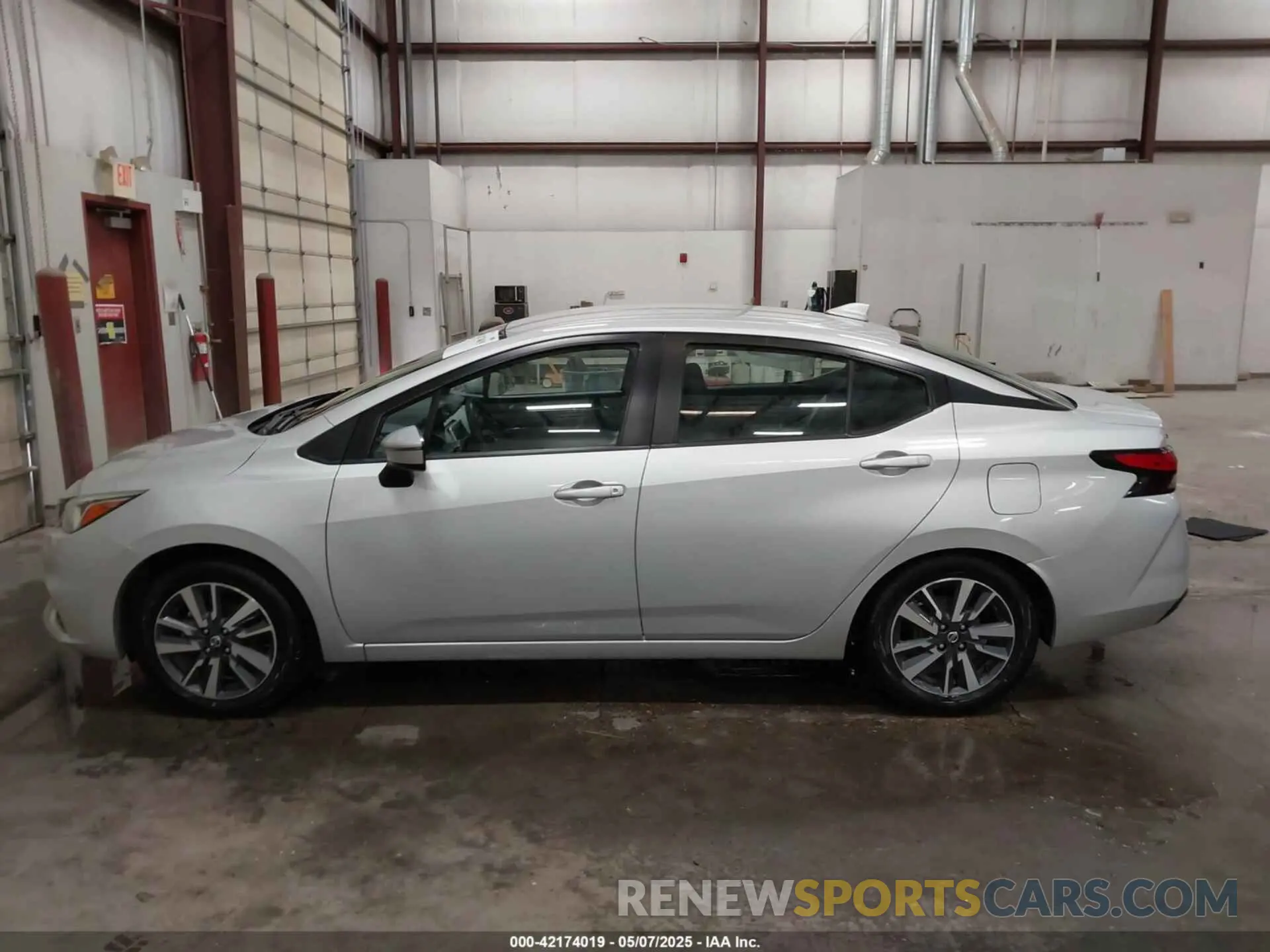 15 Photograph of a damaged car 3N1CN8EV5ML821740 NISSAN VERSA 2021
