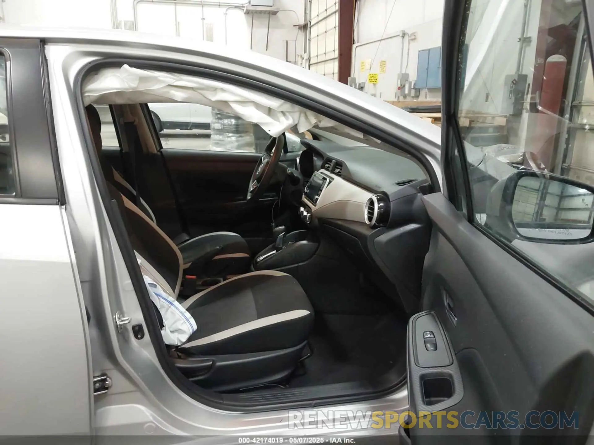 5 Photograph of a damaged car 3N1CN8EV5ML821740 NISSAN VERSA 2021
