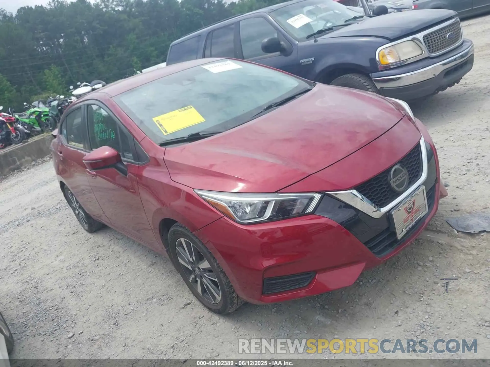 1 Photograph of a damaged car 3N1CN8EV5ML837145 NISSAN VERSA 2021