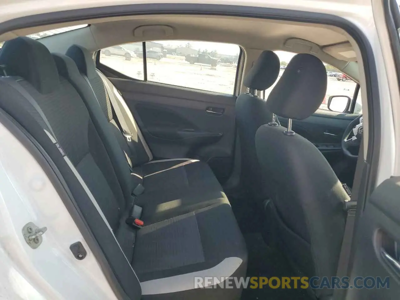 11 Фотография поврежденного автомобиля 3N1CN8EV5ML879413 NISSAN VERSA 2021