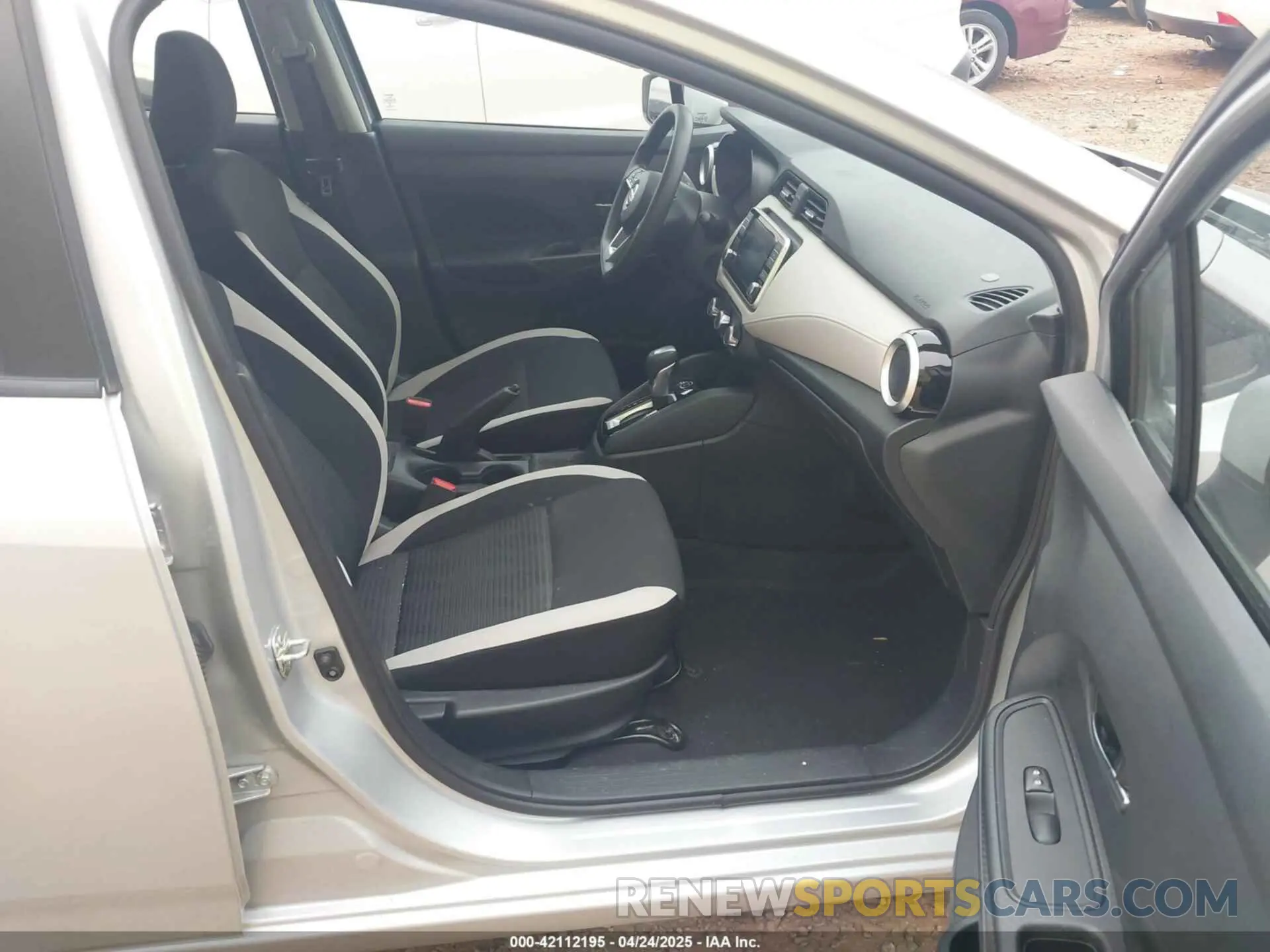 5 Photograph of a damaged car 3N1CN8EV5ML905900 NISSAN VERSA 2021