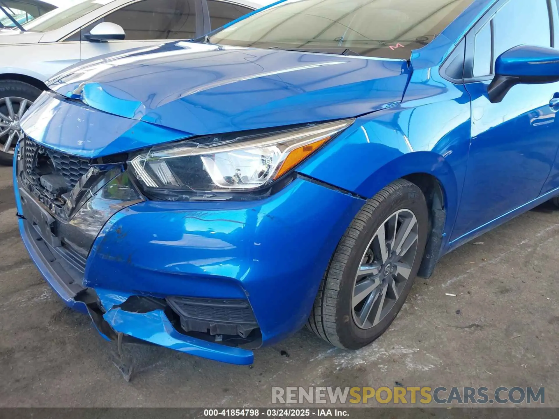 17 Photograph of a damaged car 3N1CN8EV5ML922468 NISSAN VERSA 2021