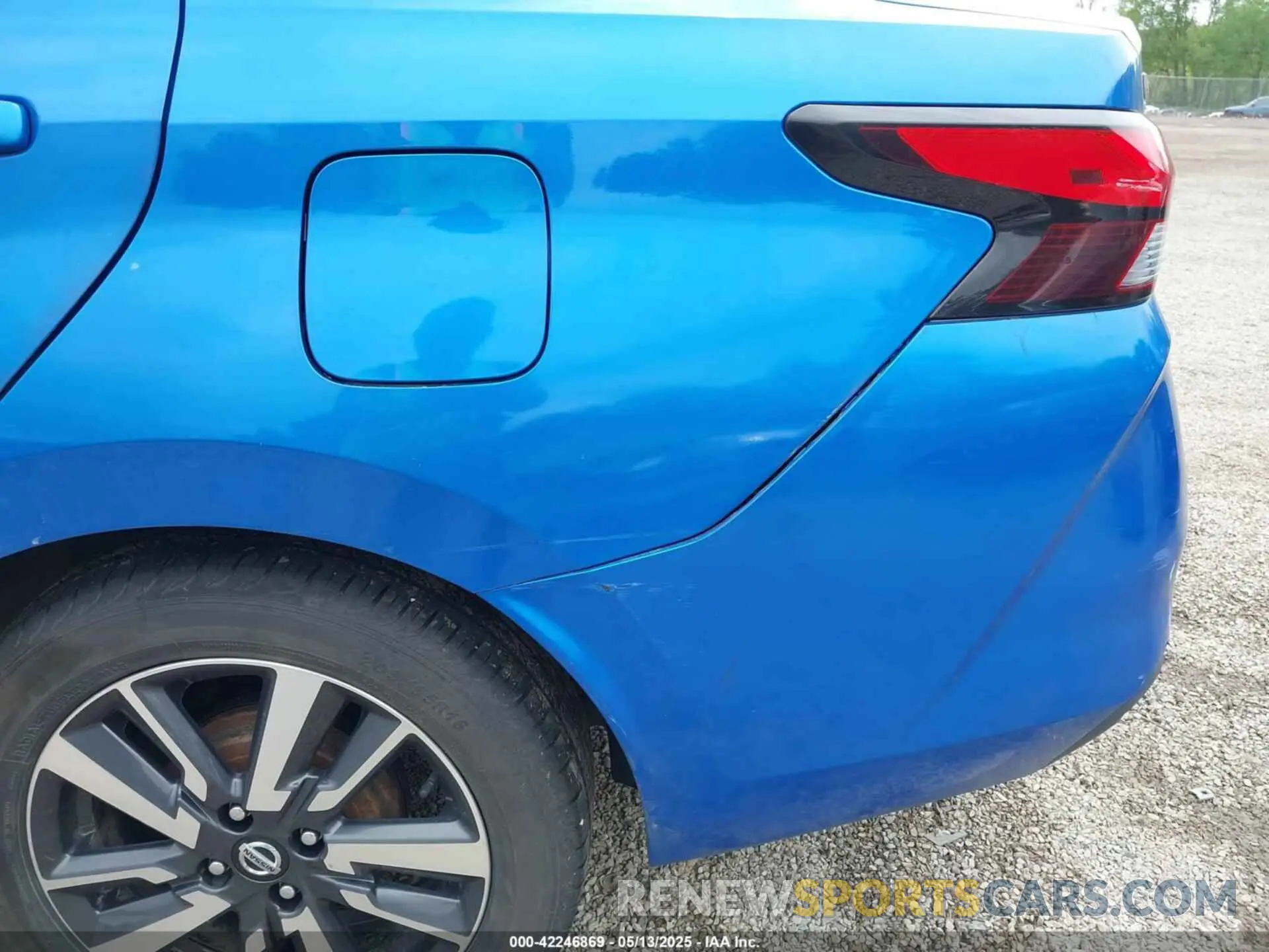 21 Photograph of a damaged car 3N1CN8EV6ML825795 NISSAN VERSA 2021
