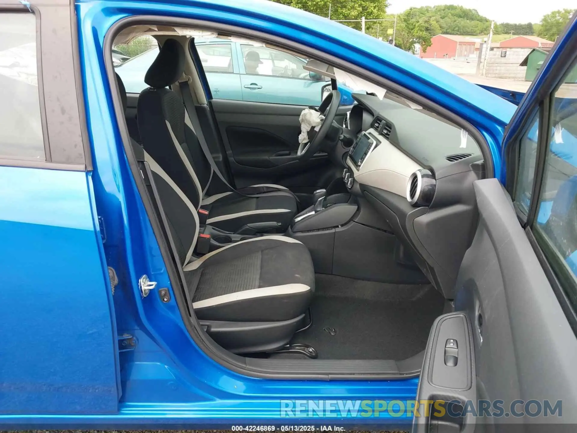5 Photograph of a damaged car 3N1CN8EV6ML825795 NISSAN VERSA 2021
