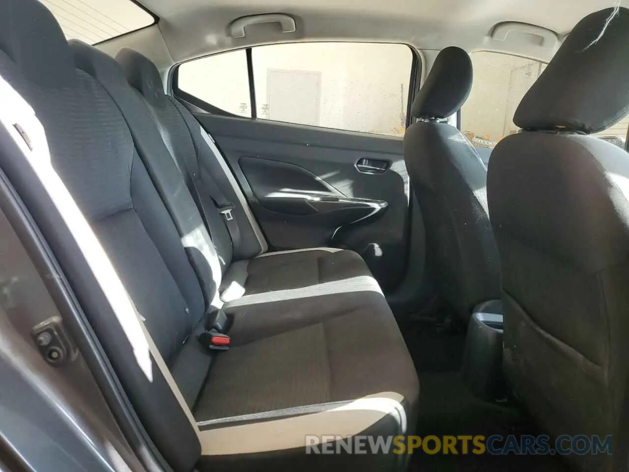 10 Photograph of a damaged car 3N1CN8EV7ML833484 NISSAN VERSA 2021