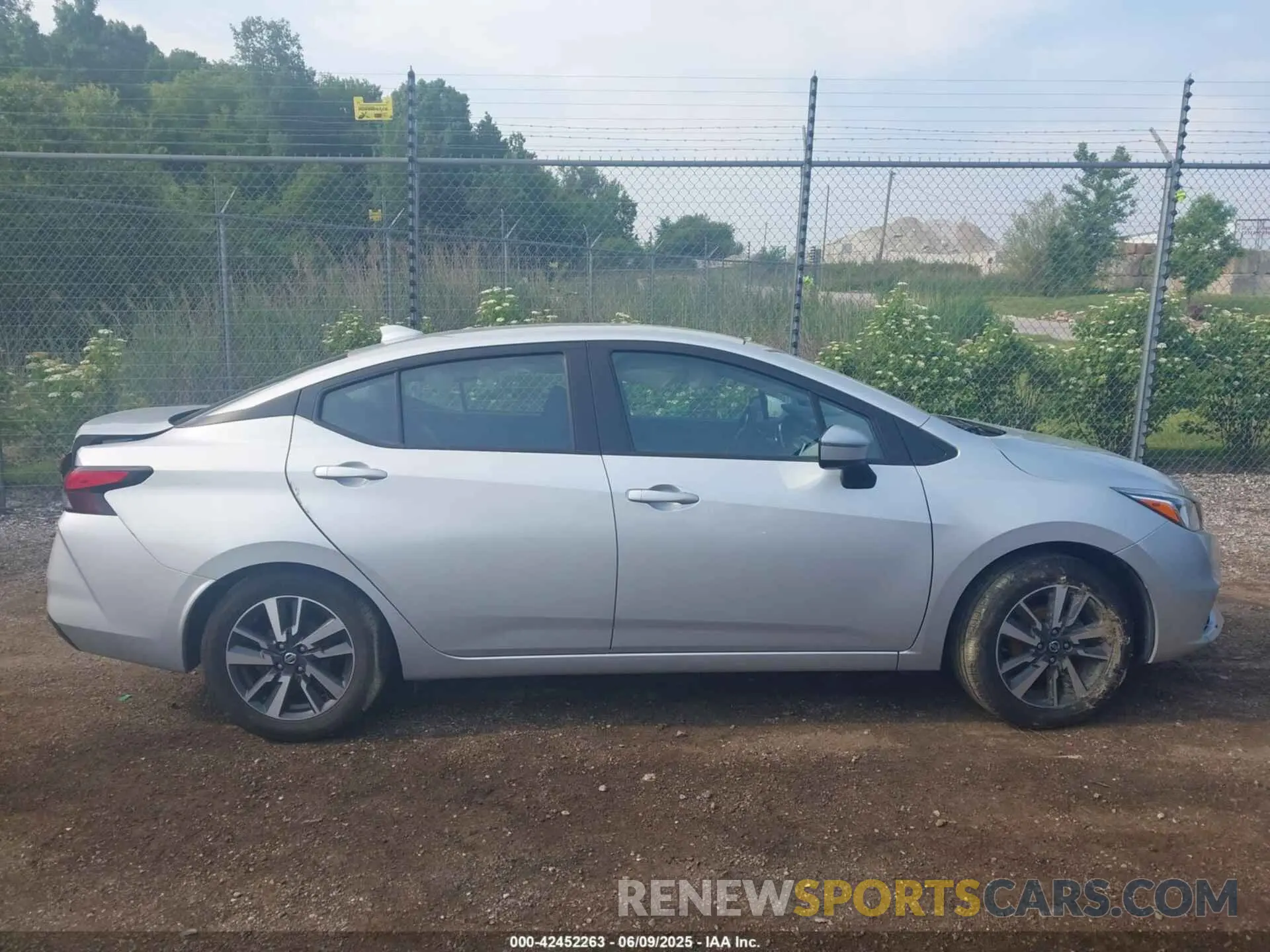 13 Photograph of a damaged car 3N1CN8EV7ML889070 NISSAN VERSA 2021