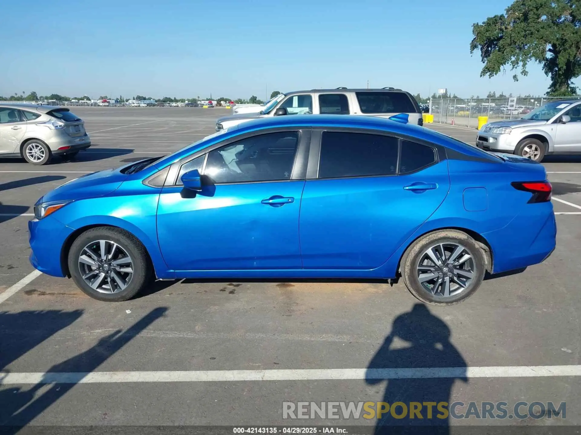 14 Photograph of a damaged car 3N1CN8EV8ML809002 NISSAN VERSA 2021