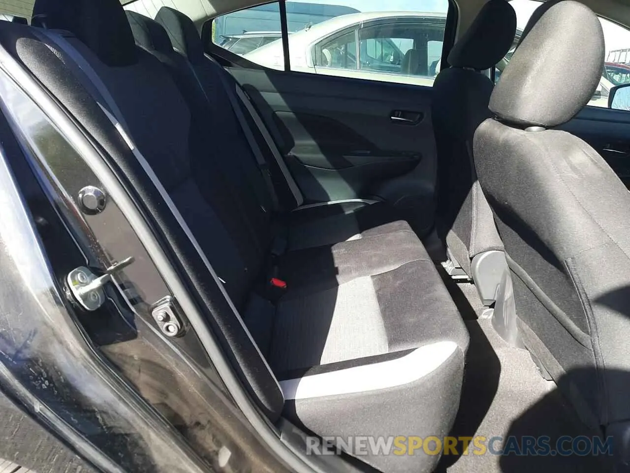 10 Photograph of a damaged car 3N1CN8EV8ML850701 NISSAN VERSA 2021