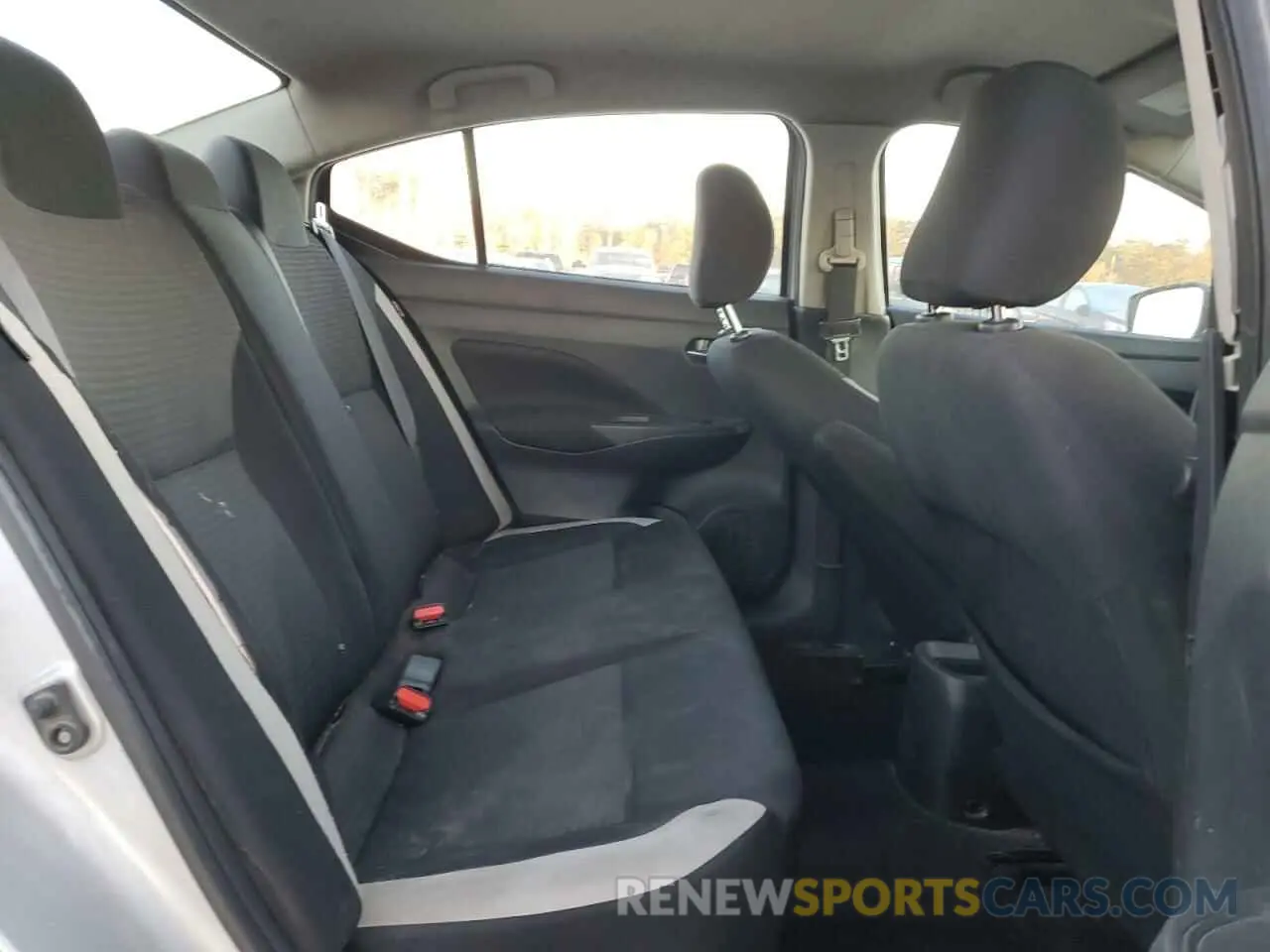 10 Photograph of a damaged car 3N1CN8EV8ML856675 NISSAN VERSA 2021