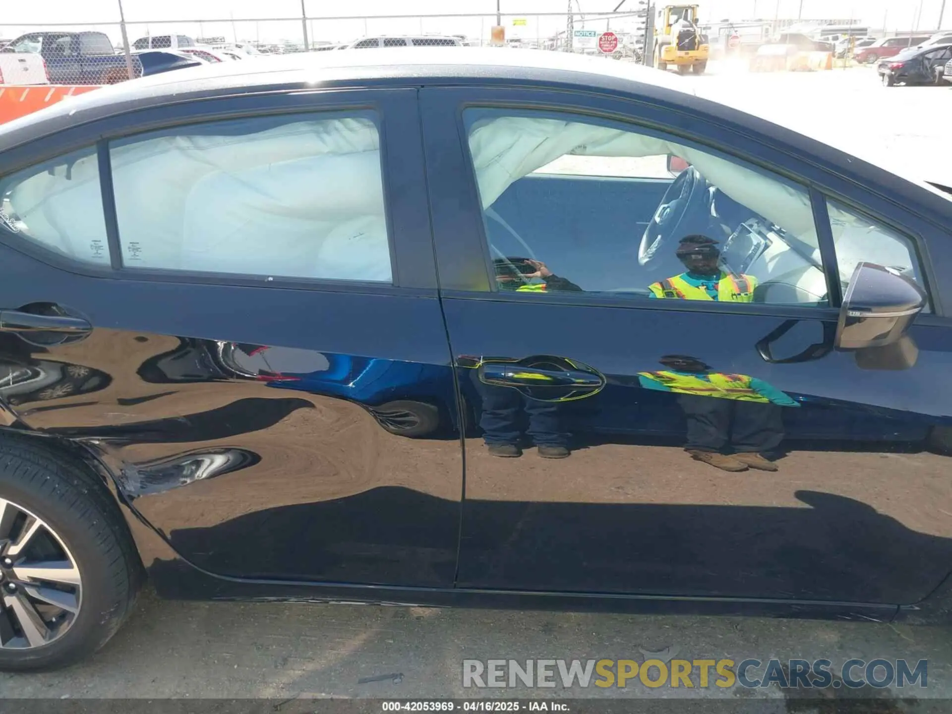12 Photograph of a damaged car 3N1CN8EV8ML865859 NISSAN VERSA 2021