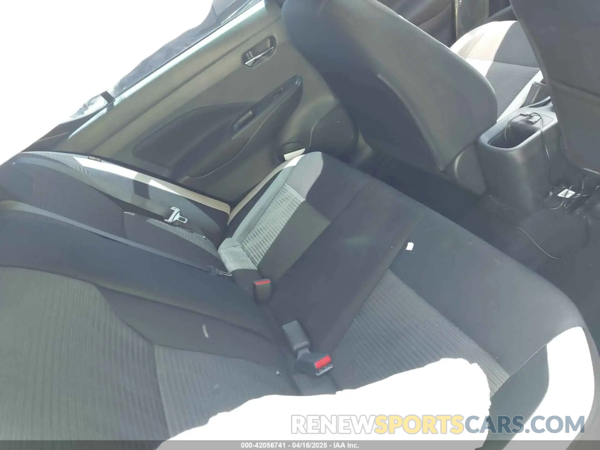 8 Photograph of a damaged car 3N1CN8EV8ML874965 NISSAN VERSA 2021