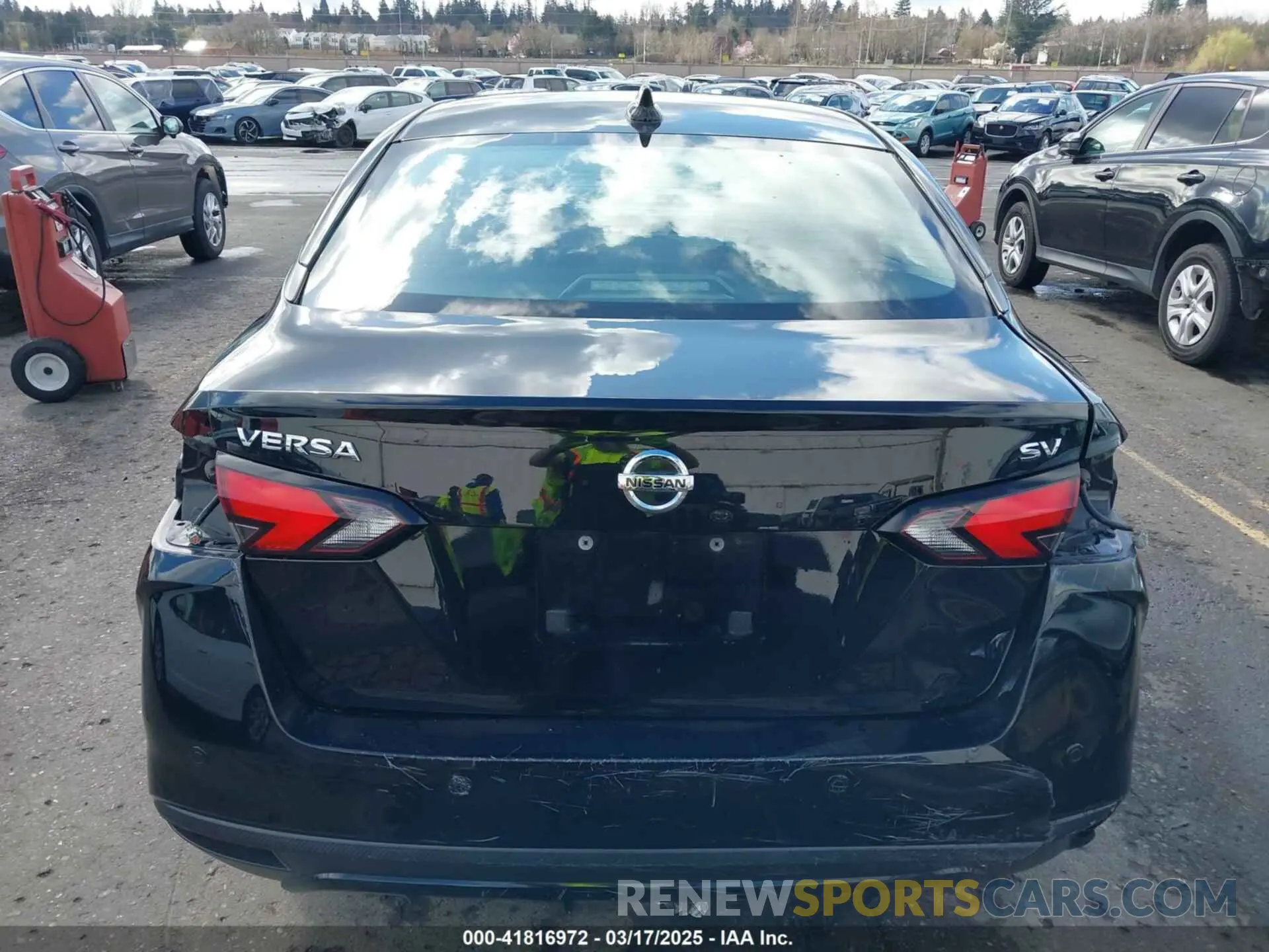 17 Photograph of a damaged car 3N1CN8EV9ML873632 NISSAN VERSA 2021
