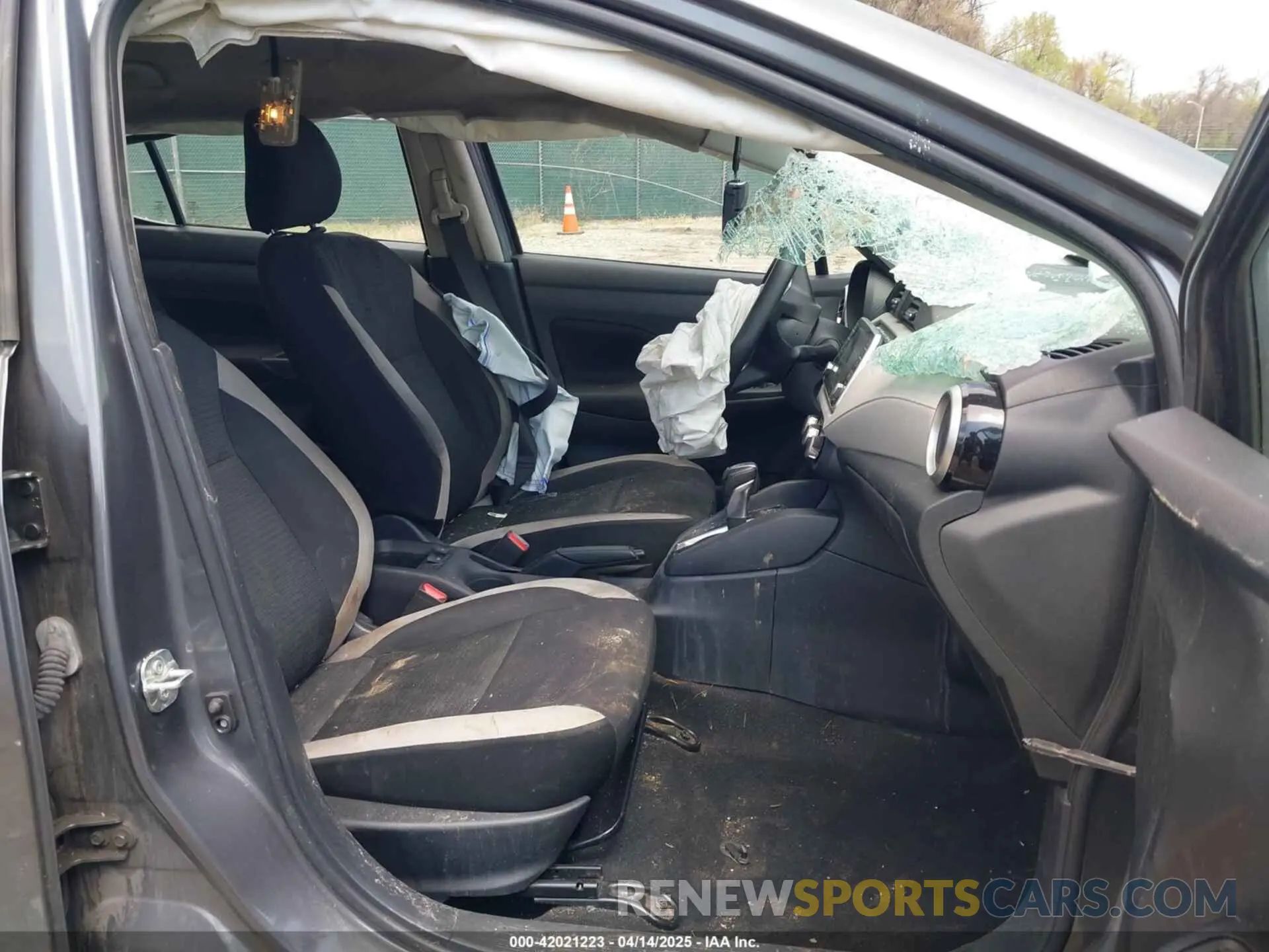 5 Photograph of a damaged car 3N1CN8EVXML831650 NISSAN VERSA 2021
