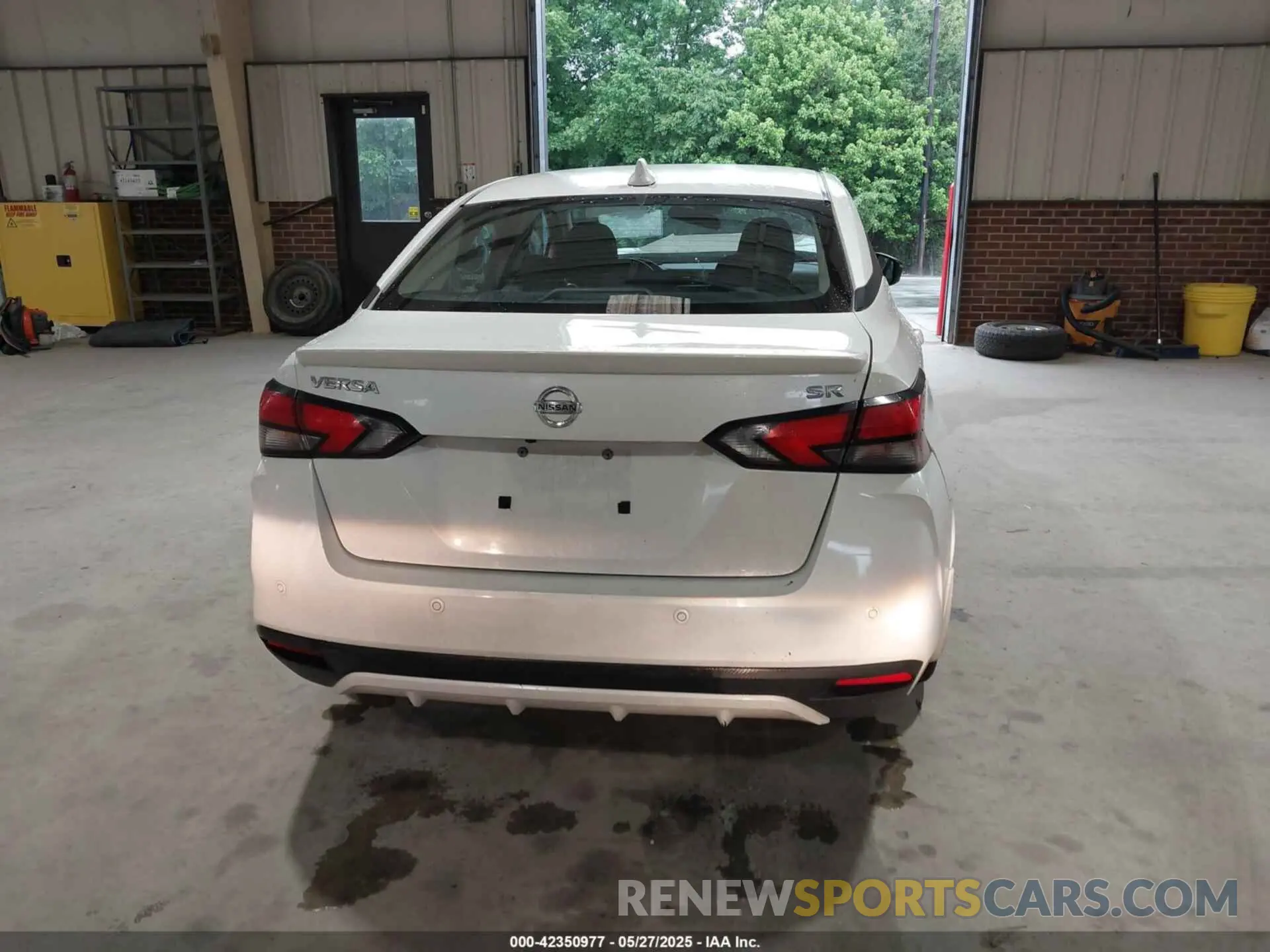17 Photograph of a damaged car 3N1CN8FV2ML915671 NISSAN VERSA 2021