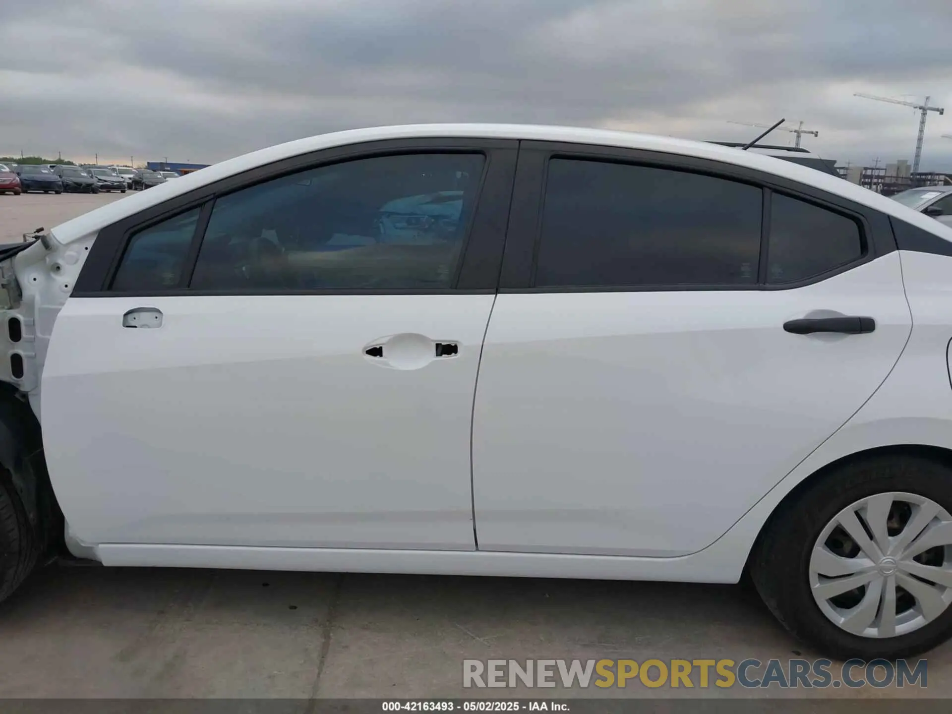15 Photograph of a damaged car 3N1CN8DV2NL821813 NISSAN VERSA 2022