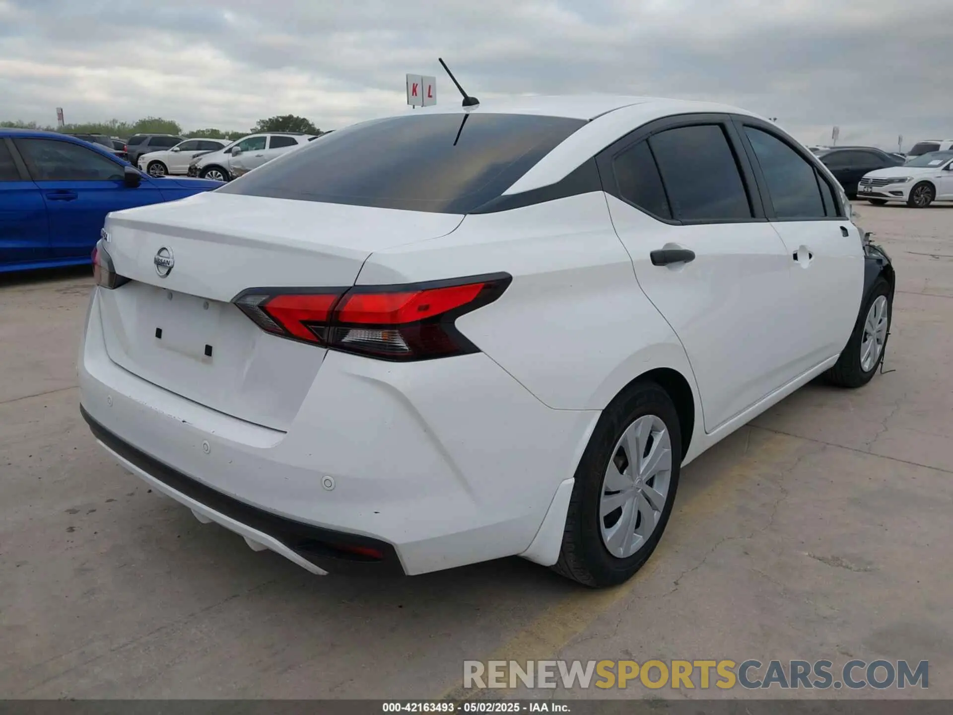 4 Photograph of a damaged car 3N1CN8DV2NL821813 NISSAN VERSA 2022