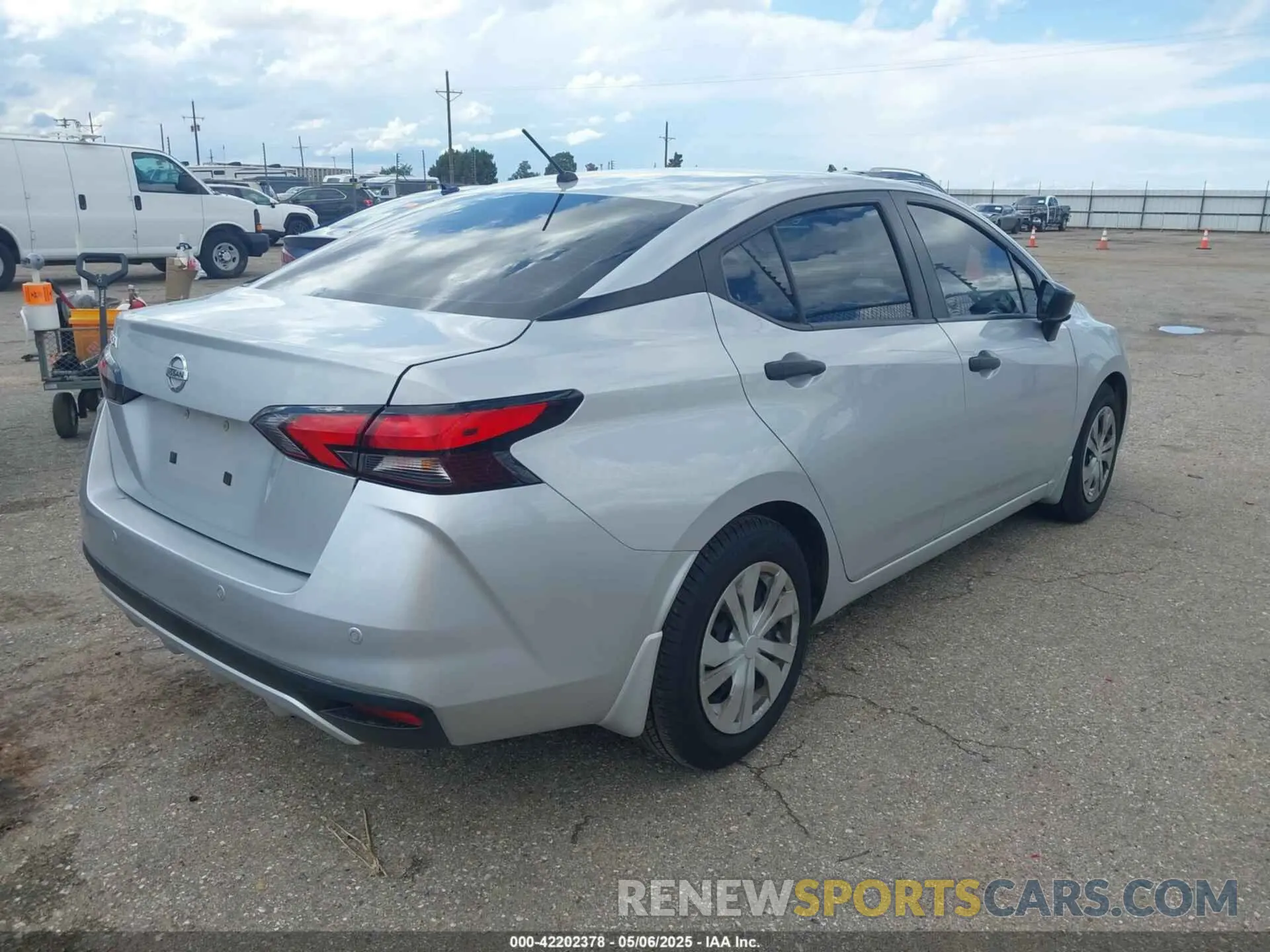 4 Photograph of a damaged car 3N1CN8DV3NL820203 NISSAN VERSA 2022