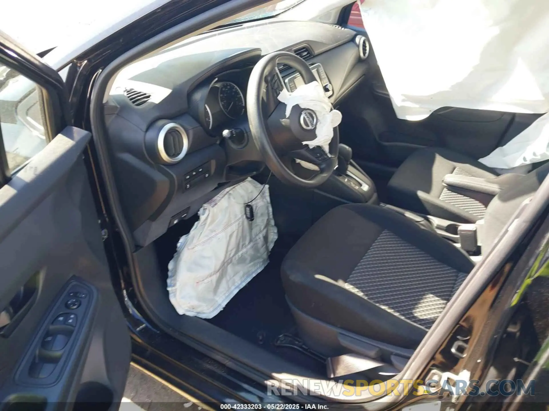 5 Photograph of a damaged car 3N1CN8DV4NL861455 NISSAN VERSA 2022