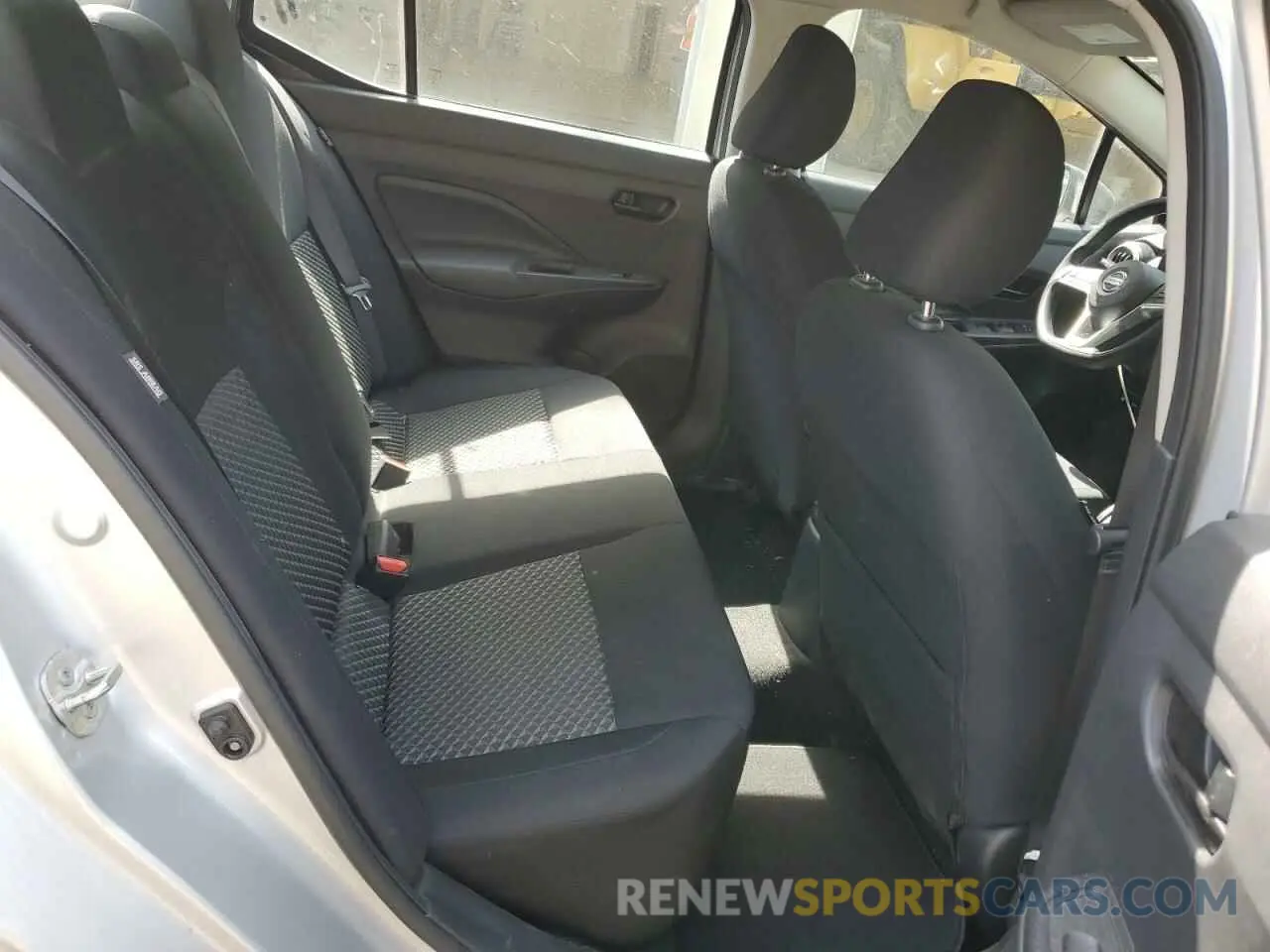 10 Photograph of a damaged car 3N1CN8DV6NL861215 NISSAN VERSA 2022