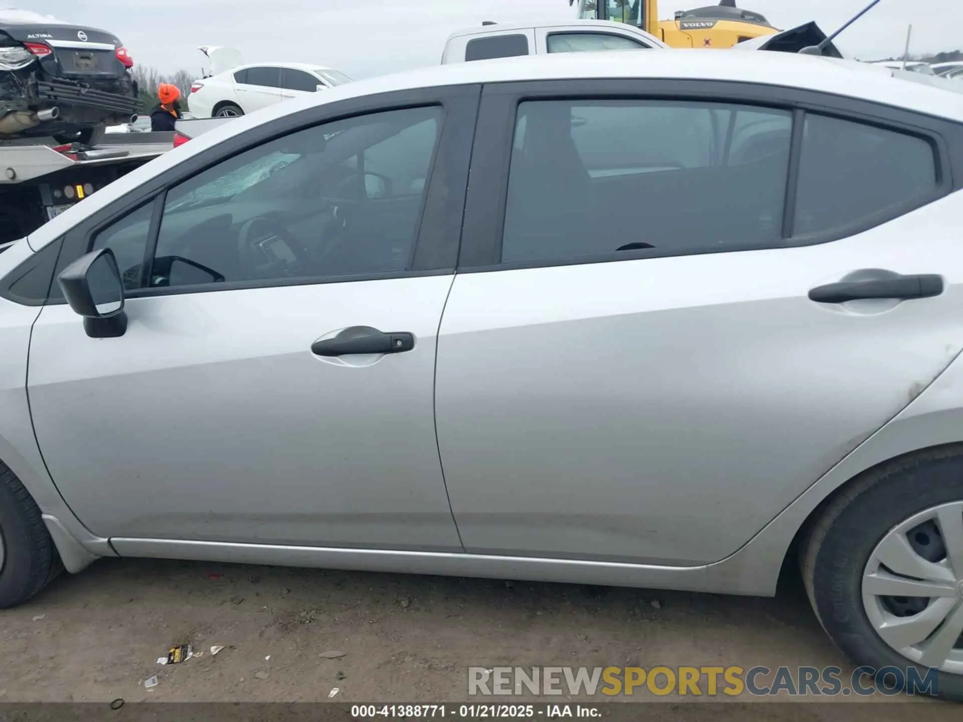 14 Photograph of a damaged car 3N1CN8DV8NL868313 NISSAN VERSA 2022